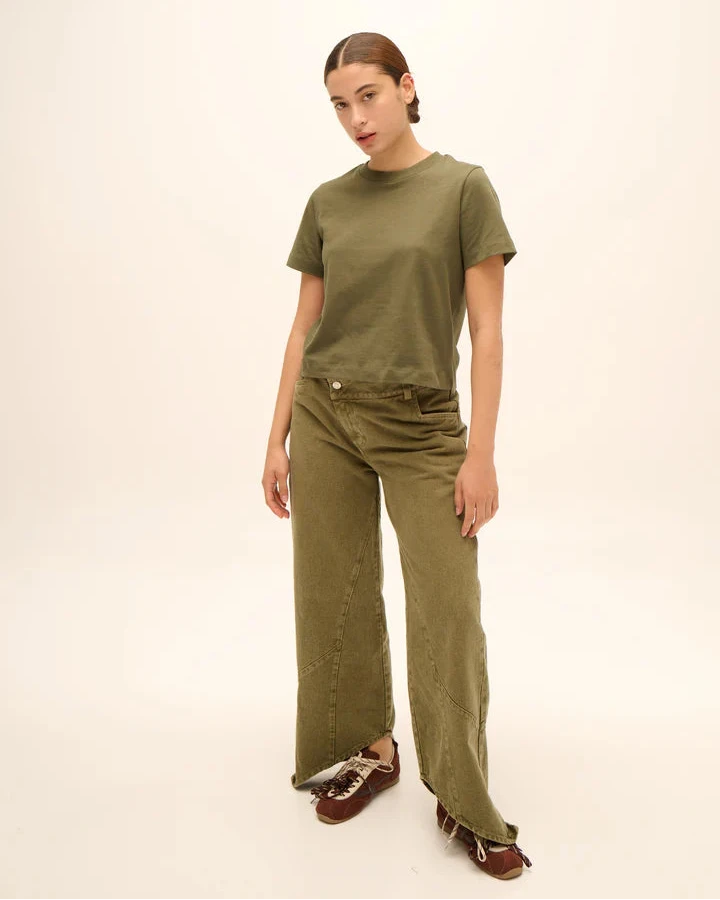 THE WEEKENDER JEAN IN WASHED GREEN