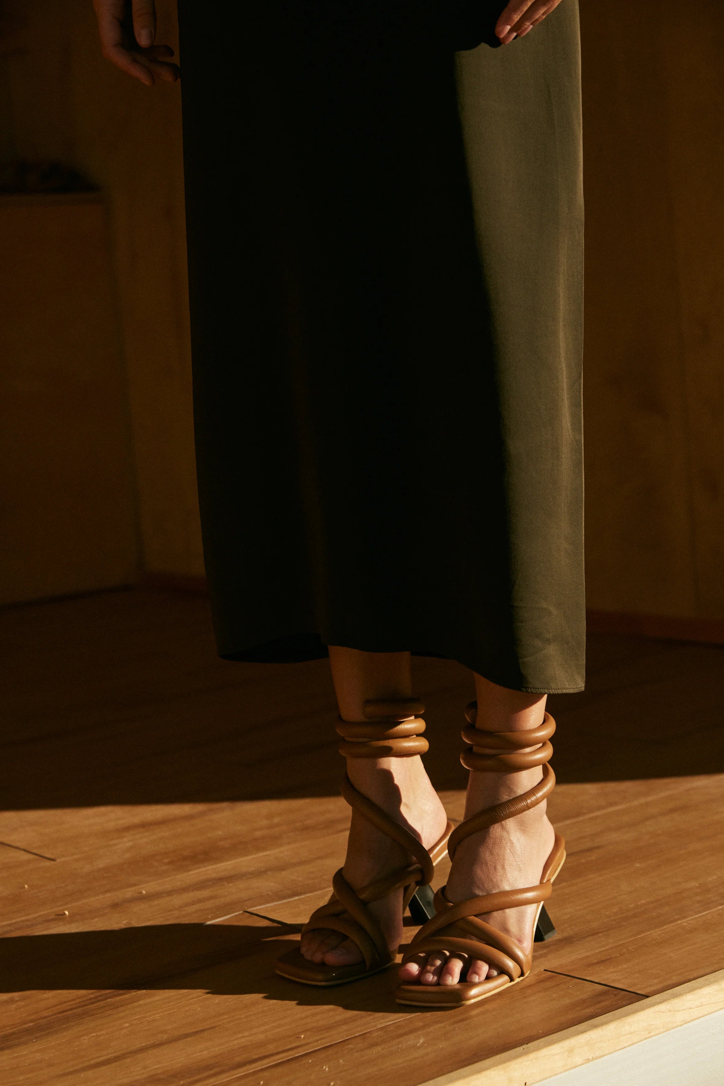 ITZA SANDAL CARAMEL