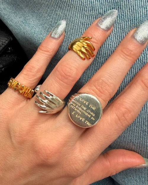 ANILLO TO THE MOON AND BACK
