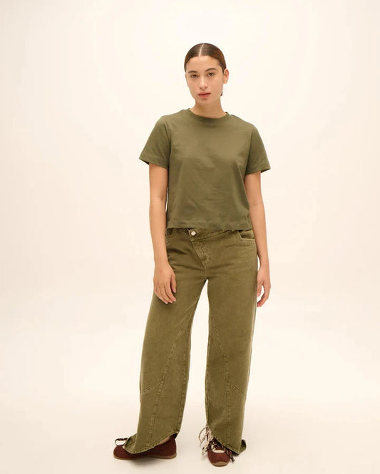 THE WEEKENDER JEAN IN WASHED GREEN