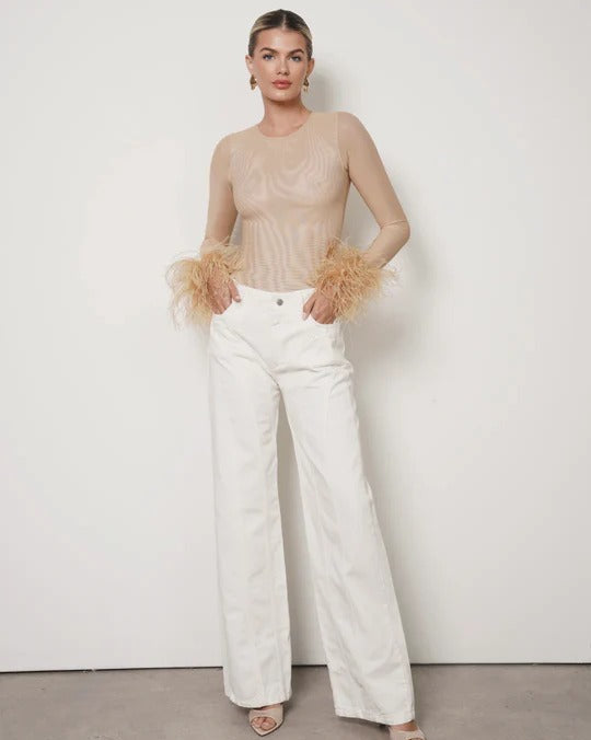 BODY THE SWAN SAND