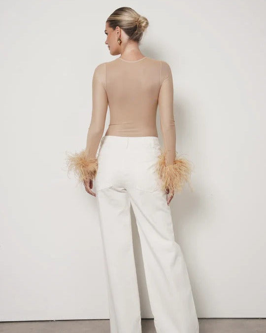 BODY THE SWAN SAND